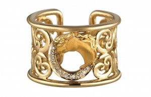 DA13406 010101_Carrera y Carrera Ecuestre ring in yellow gold and diamonds